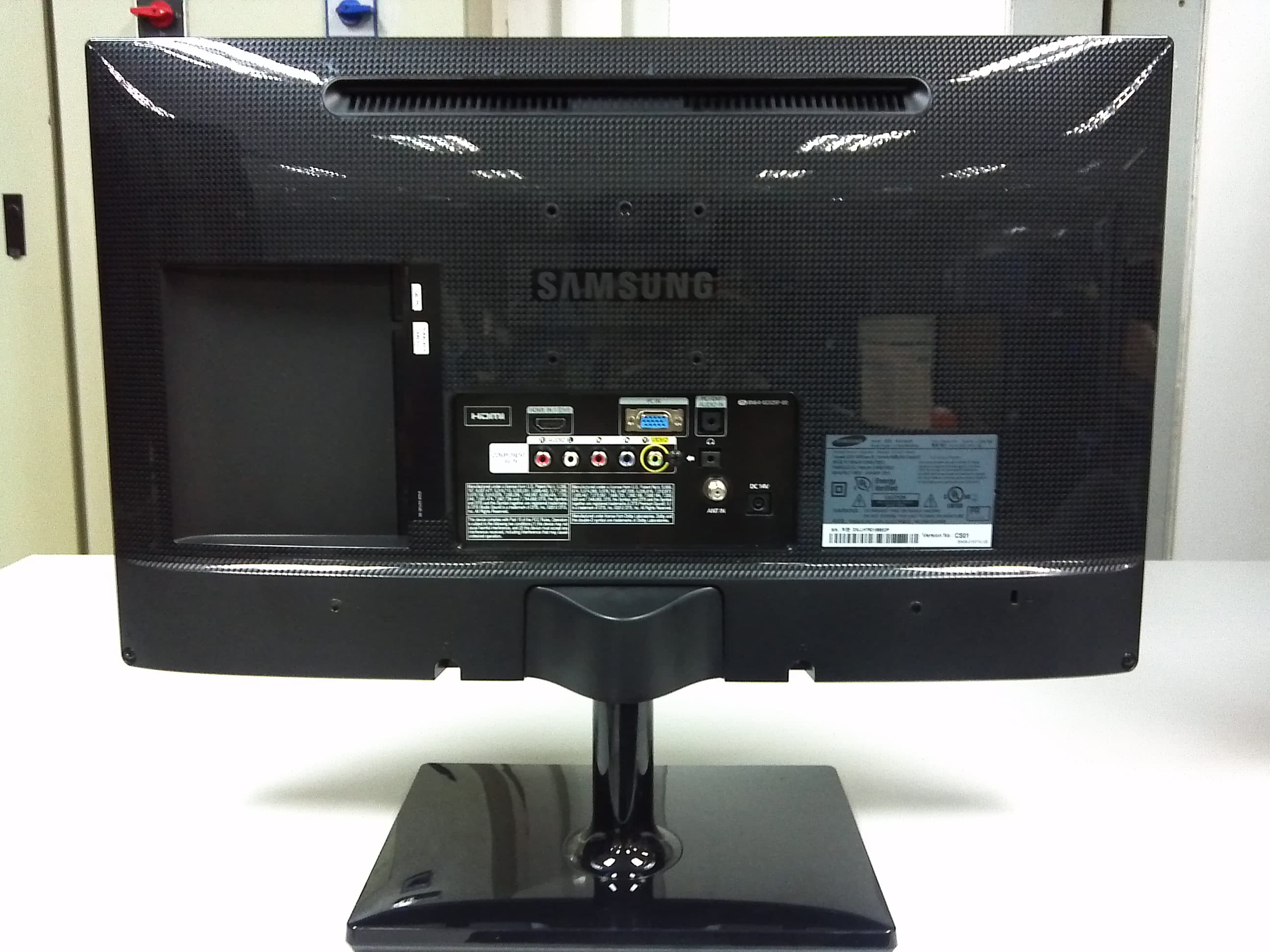 LCD monitor - FCC ID A3LLT24C350 - Samsung Electronics Co Ltd (2)