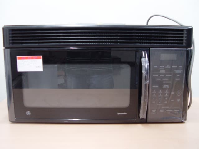 Microwave Oven - FCC ID A3LOTR7STN - Samsung Electronics Co Ltd (1)