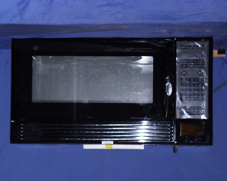 Consumer Microwave Oven - FCC ID A3LOTR8ST - Samsung Electronics Co Ltd (2)