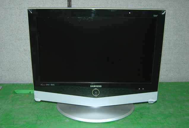 23-inch LCD TV Monitor - FCC ID A3LRE23UO - Samsung Electronics Co Ltd (2)