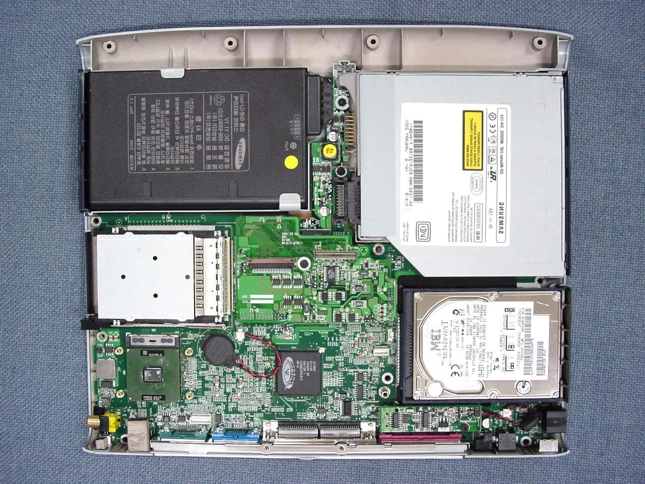 Notebook Computer - FCC ID A3LS950 - Samsung Electronics Co Ltd (1)