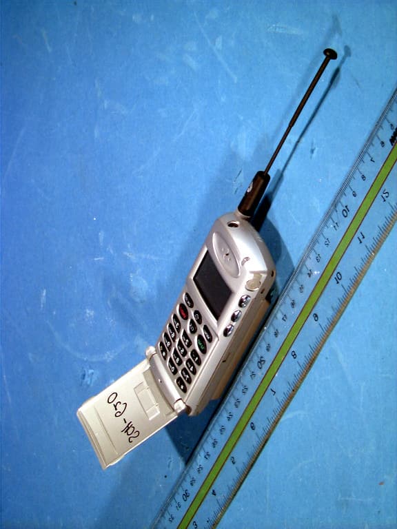 Dual Mode Cellular Phone (AMPS/CDMA) - FCC ID A3LSCH620 - Samsung Electronics Co Ltd (2)