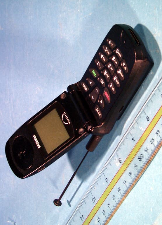 Dual Mode Cellular Phone (AMPS/CDMA) - FCC ID A3LSCH850 - Samsung Electronics Co Ltd (2)