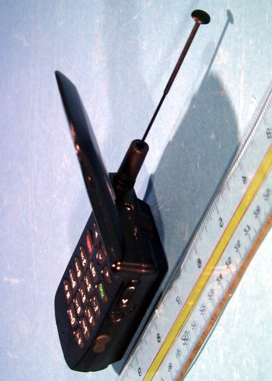 Dual Mode Cellular Phone (AMPS/CDMA) - FCC ID A3LSCH850 - Samsung Electronics Co Ltd (3)