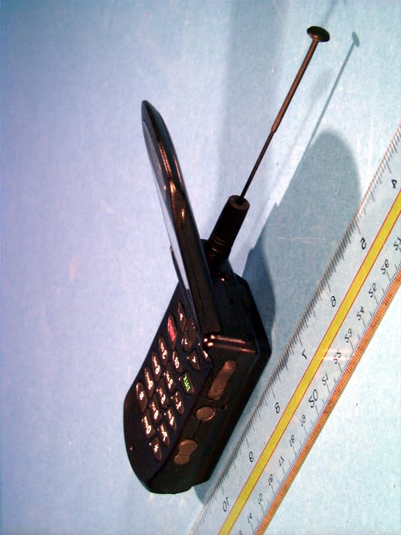 Tri-Mode Dual-Band Analog/PCS Phone (AMPS/CDMA) - FCC ID A3LSCH8600 - Samsung Electronics Co Ltd (3)