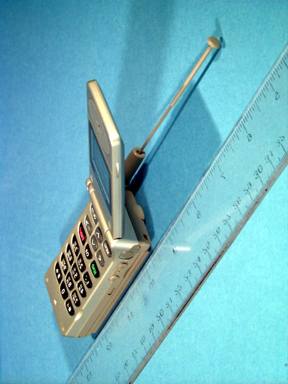 Dual-Mode Cellular Phone (AMPS/CDMA) - FCC ID A3LSCHA105 - Samsung Electronics Co Ltd (2)