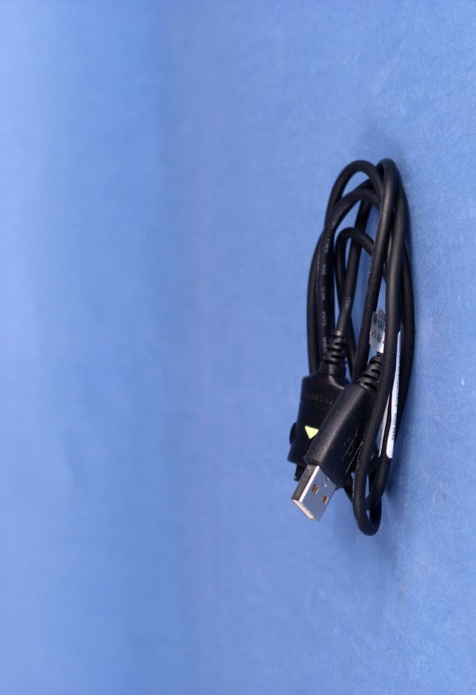 Tri-Mode Dual-Band Analog/ PCS Phone (AMPS/CDMA) - FCC ID A3LSCHA645 - Samsung Electronics Co Ltd (2)