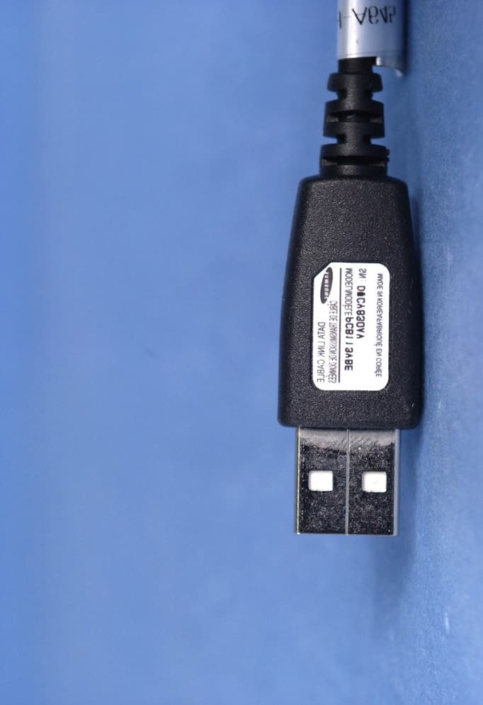 Tri-Mode Dual-Band Analog/ PCS Phone (AMPS/CDMA) - FCC ID A3LSCHA645 - Samsung Electronics Co Ltd (1)