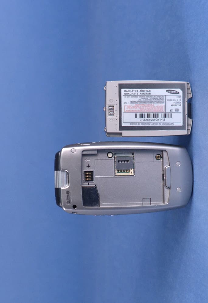 Dual-Band CDMA Phone with Bluetooth - FCC ID A3LSCHA915 - Samsung Electronics Co Ltd (1)