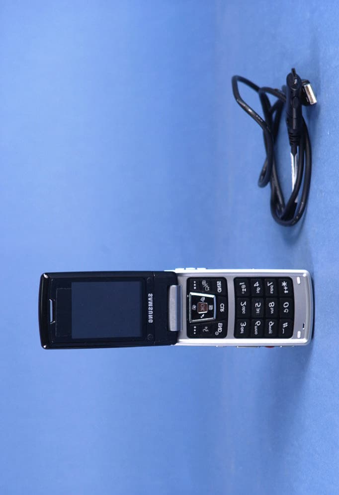 Dual-Band CDMA Phone w/ Bluetooth - FCC ID A3LSCHA990 - Samsung Electronics Co Ltd (2)