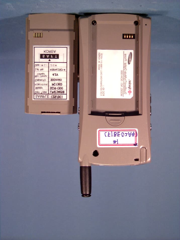 Dual-Band Analog/PCS Phone (AMPS/CDMA) - FCC ID A3LSCHI300 - Samsung Electronics Co Ltd