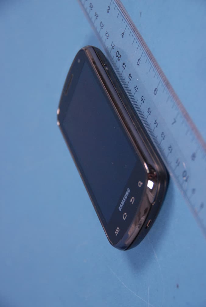 Cellular/PCS CDMA and 700 MHz LTE Phone with WLAN and Bluetooth - FCC ID A3LSCHI405 - Samsung Electronics Co Ltd (5)