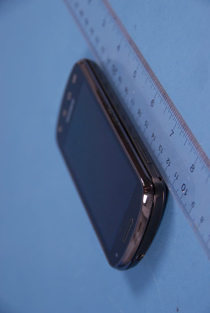 Cellular/PCS CDMA and 700 MHz LTE Phone with WLAN and Bluetooth - FCC ID A3LSCHI405 - Samsung Electronics Co Ltd (4)