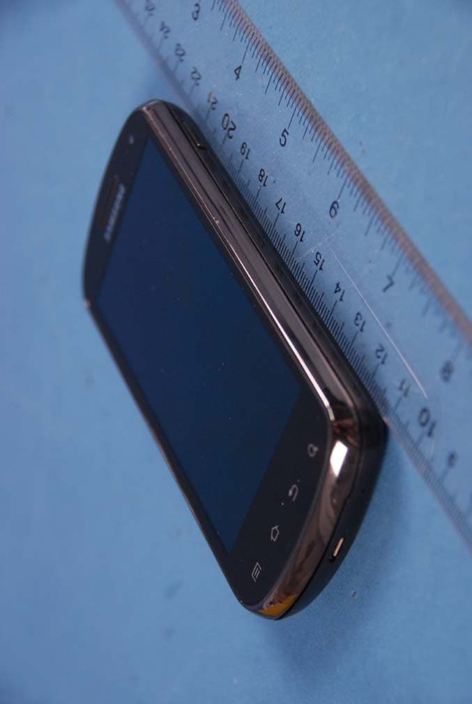 Portable Handset with Multi-band CDMA/LTE, WLAN and Bluetooth - FCC ID A3LSCHI405U - Samsung Electronics Co Ltd (2)