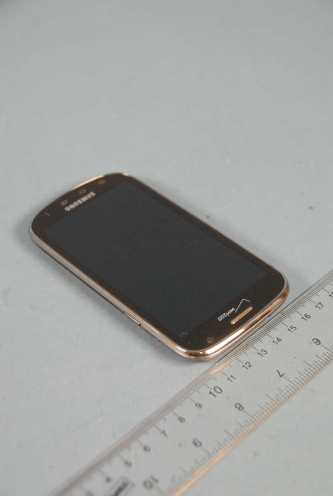 Portable MultiBand CDMA/ GSM/ EDGE/ WCDMA/ LTE Phone with WLAN, Bluetooth and RFID - FCC ID A3LSCHI425 - Samsung Electronics Co Ltd
