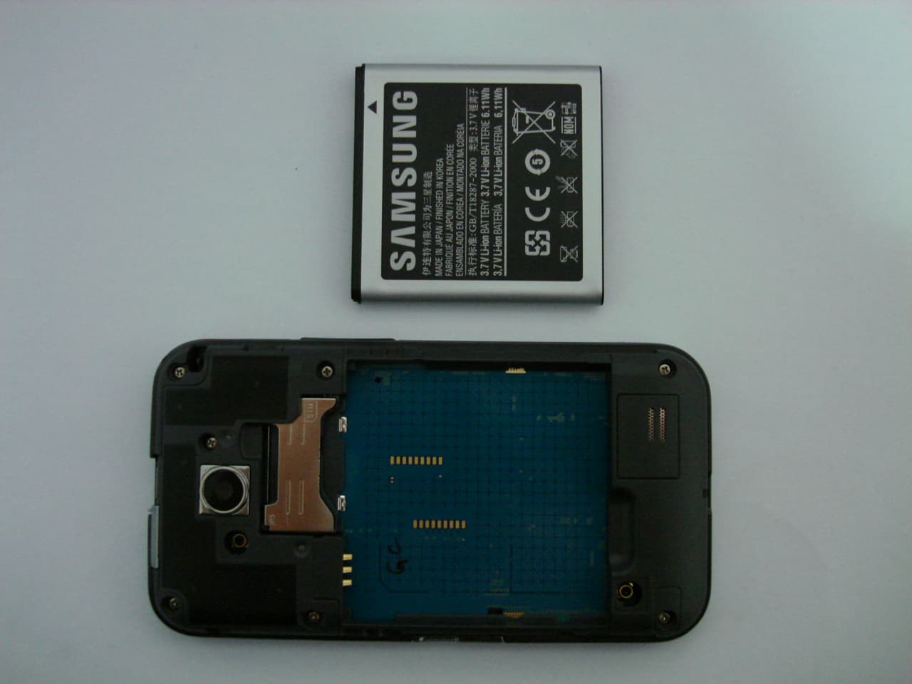 Cellular CDMA Phone with WLAN and Bluetooth - FCC ID A3LSCHI589 - Samsung Electronics Co Ltd (4)