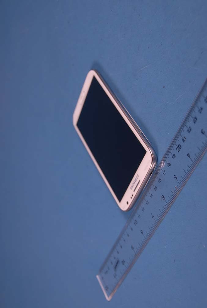 Cellular/ PCS CDMA/ GSM/ EDGE/ Phone with LTE, WLAN, Bluetooth and RFID - FCC ID A3LSCHI605 - Samsung Electronics Co Ltd (2)