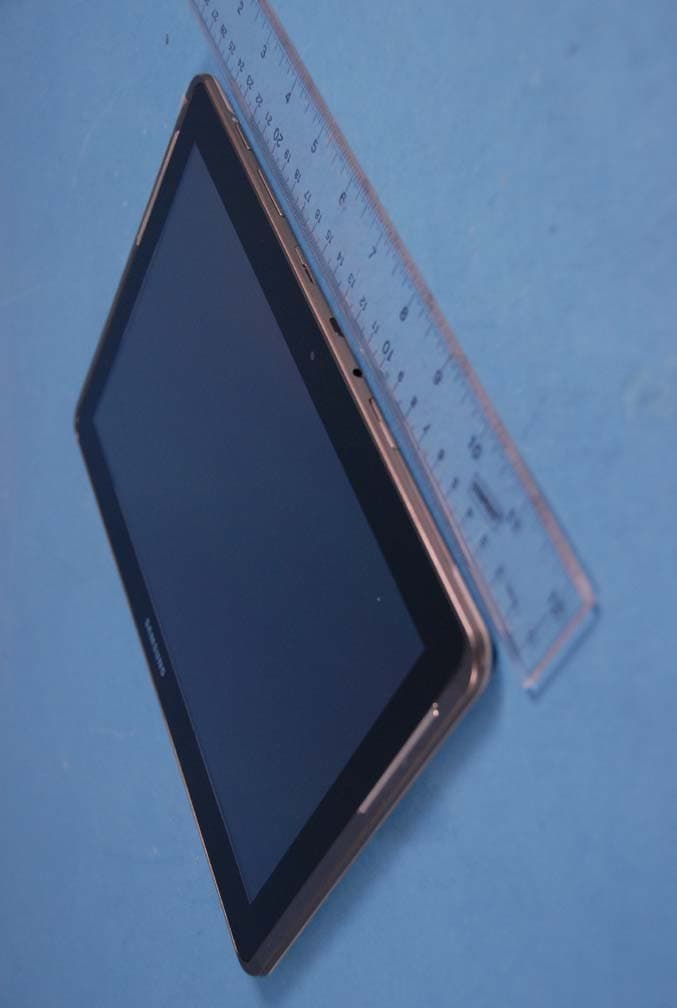 Portable Tablet Computer with Multi-Band CDMA, LTE, WLAN and Bluetooth - FCC ID A3LSCHI915 - Samsung Electronics Co Ltd (3)