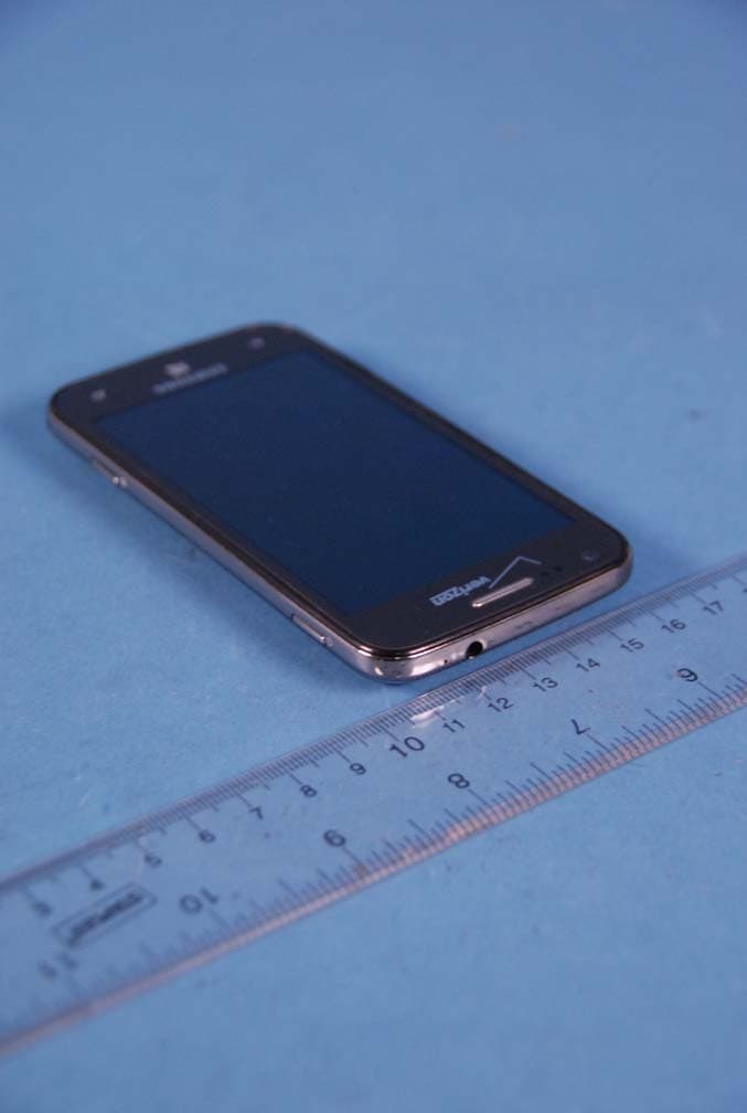 Multi-Band CDMA/GSM/EDGE/LTE Phone with WLAN, Bluetooth and RFID - FCC ID A3LSCHI930 - Samsung Electronics Co Ltd (3)