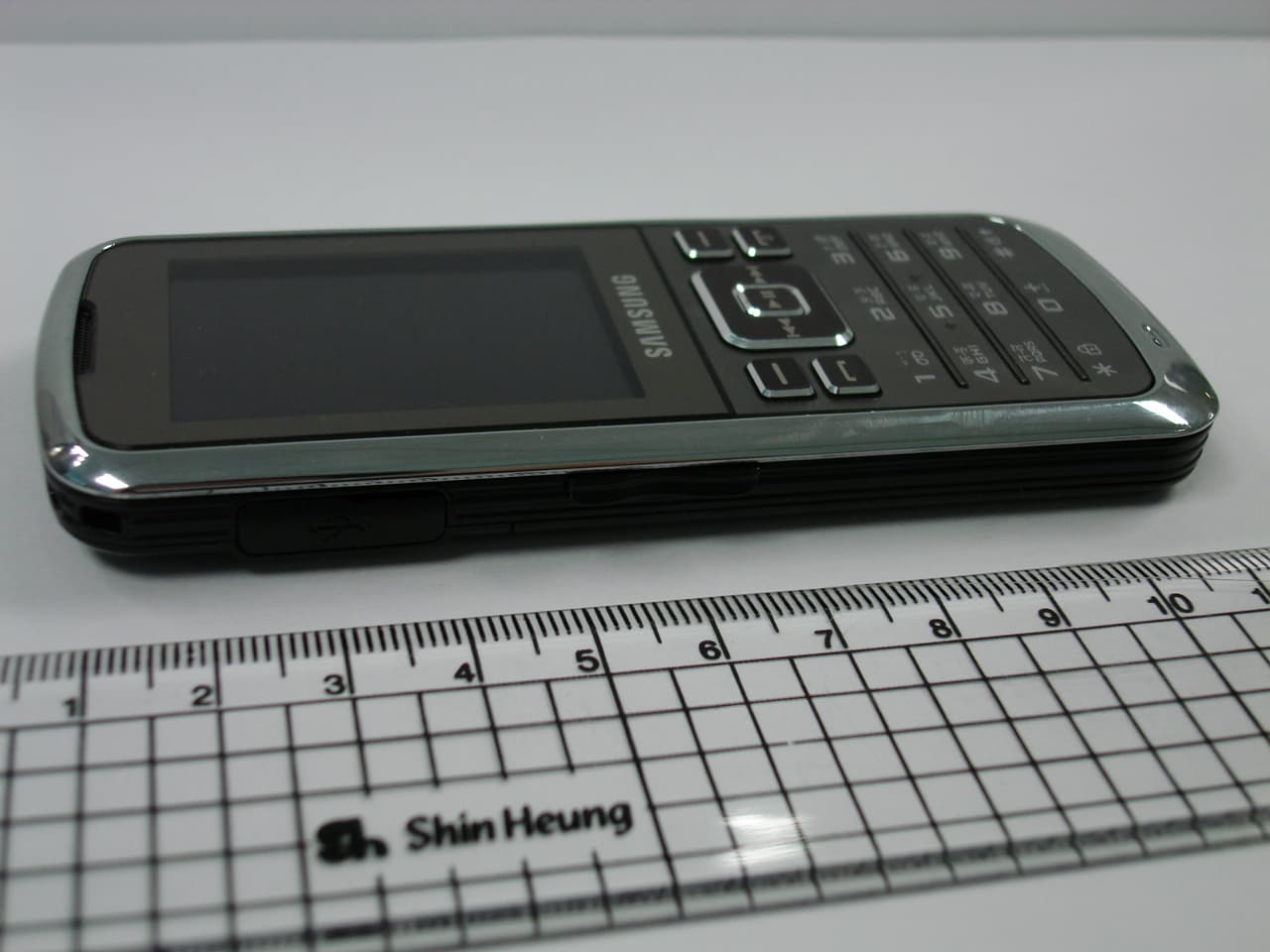Cellular CDMA Phone with Bluetooth - FCC ID A3LSCHM519 - Samsung Electronics Co Ltd (2)