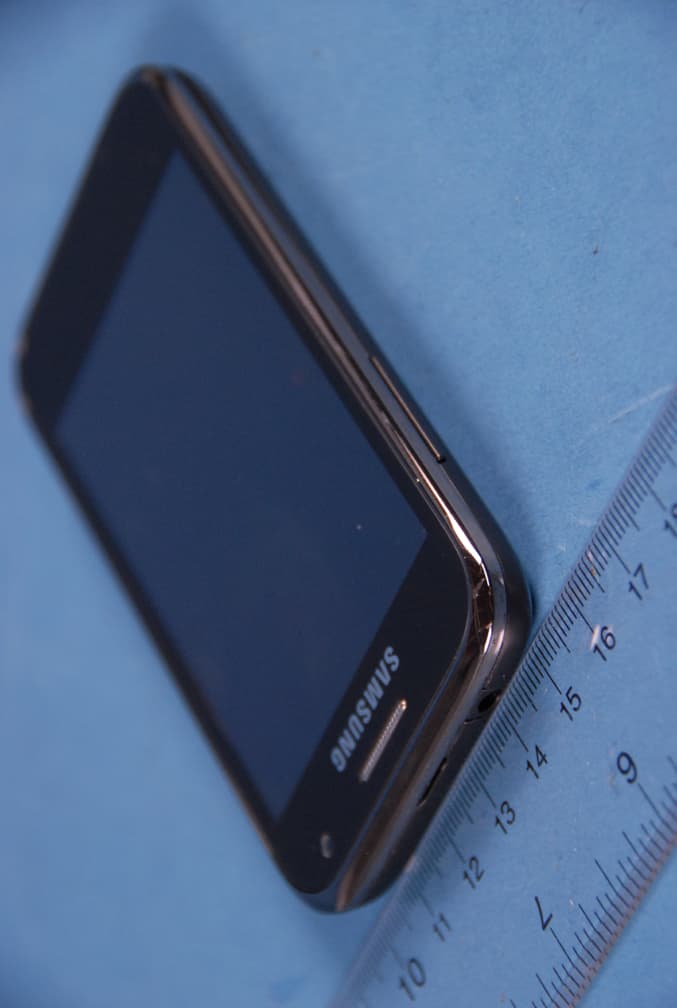 Portable Handset with Multi-band CDMA/LTE, WLAN and Bluetooth - FCC ID A3LSCHR820 - Samsung Electronics Co Ltd