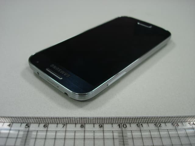 Multi-Band CDMA/LTE Phone with WLAN, Bluetooth and RFID - FCC ID A3LSCHR890 - Samsung Electronics Co Ltd (3)