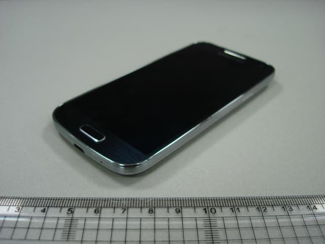 Multi-Band CDMA/LTE Phone with WLAN, Bluetooth and RFID - FCC ID A3LSCHR890 - Samsung Electronics Co Ltd (5)