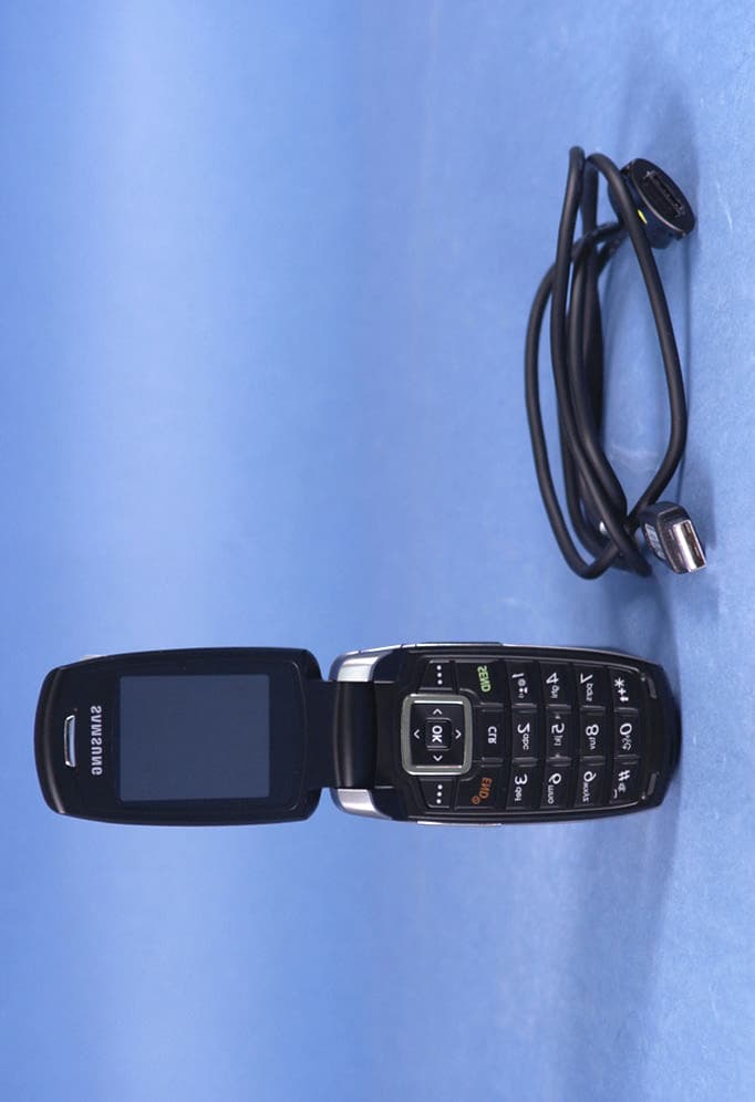 Tri-Mode Dual-Band Phone (AMPS/CDMA) - FCC ID A3LSCHU340 - Samsung Electronics Co Ltd (2)