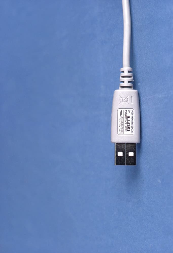 Dual-Band CDMA Phone with Bluetooth - FCC ID A3LSCHW569 - Samsung Electronics Co Ltd (1)