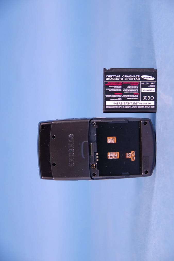 Dual-Band Dual-Mode GSM/ EDGE/ WCDMA Phone with BT - FCC ID A3LSGHA706 - Samsung Electronics Co Ltd (2)