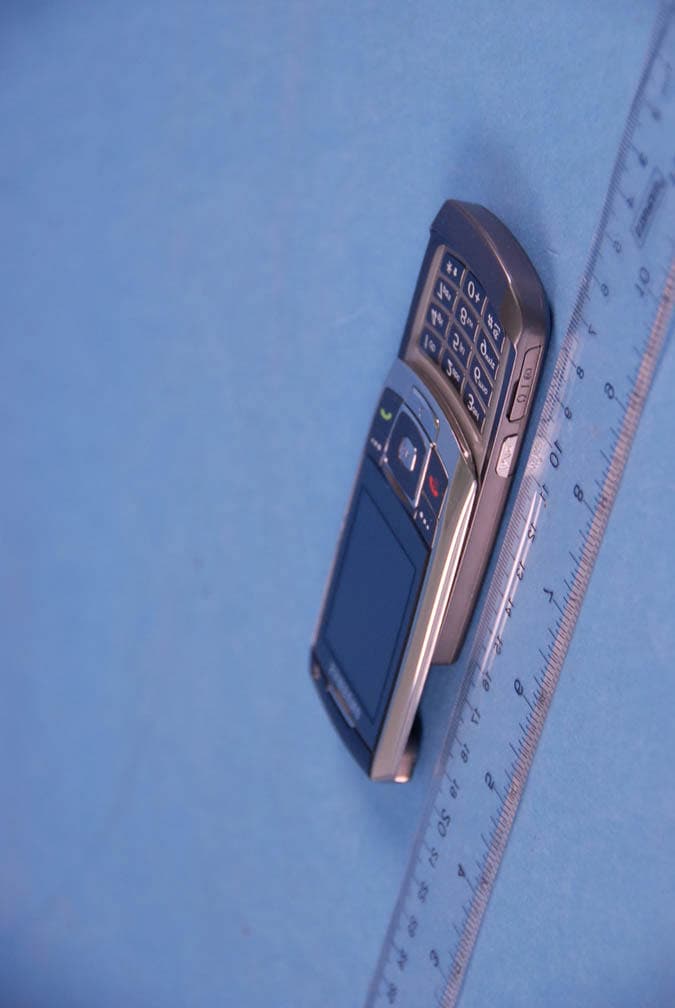 Cellular WCDMA/ PCS GSM/ EDGE Phone with Bluetooth - FCC ID A3LSGHA811 - Samsung Electronics Co Ltd (1)