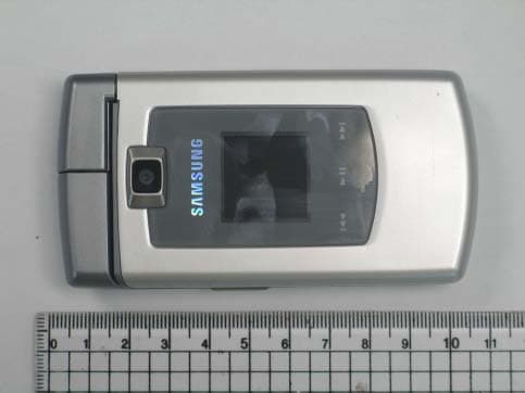 Cellular WCDMA/ PCS GSM/ EDGE Phone with Bluetooth - FCC ID A3LSGHA821 - Samsung Electronics Co Ltd (2)