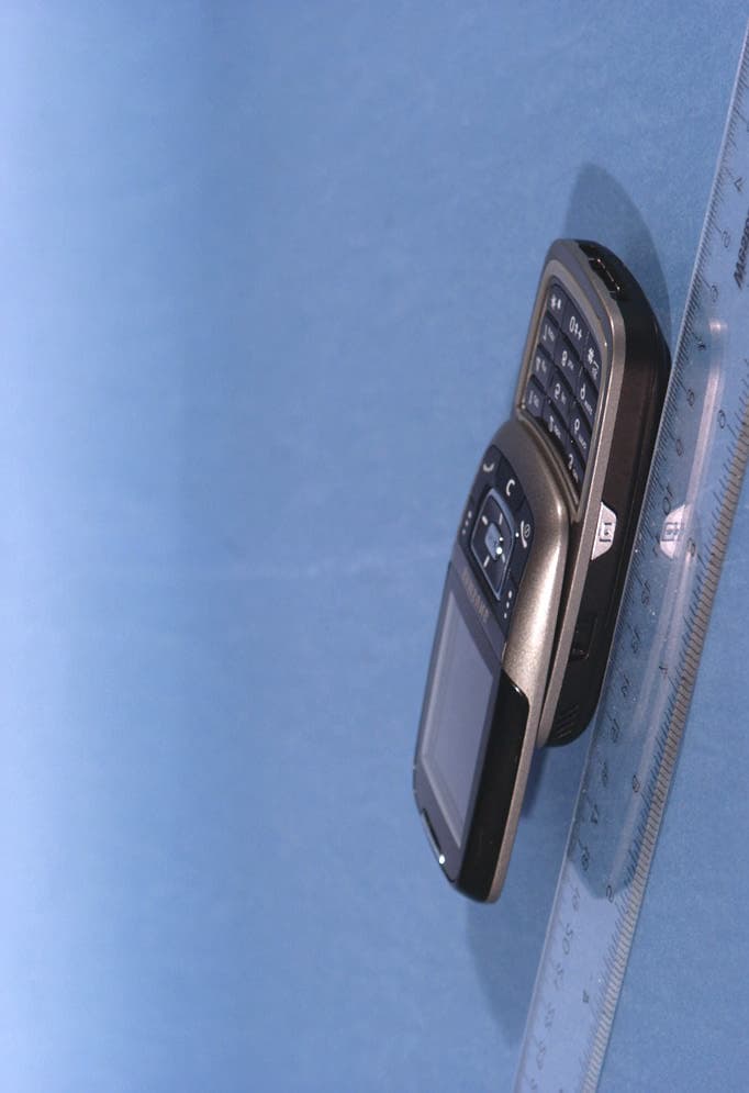 Dual-Band GSM Phone w/ BlueTooth - FCC ID A3LSGHD600 - Samsung Electronics Co Ltd (1)