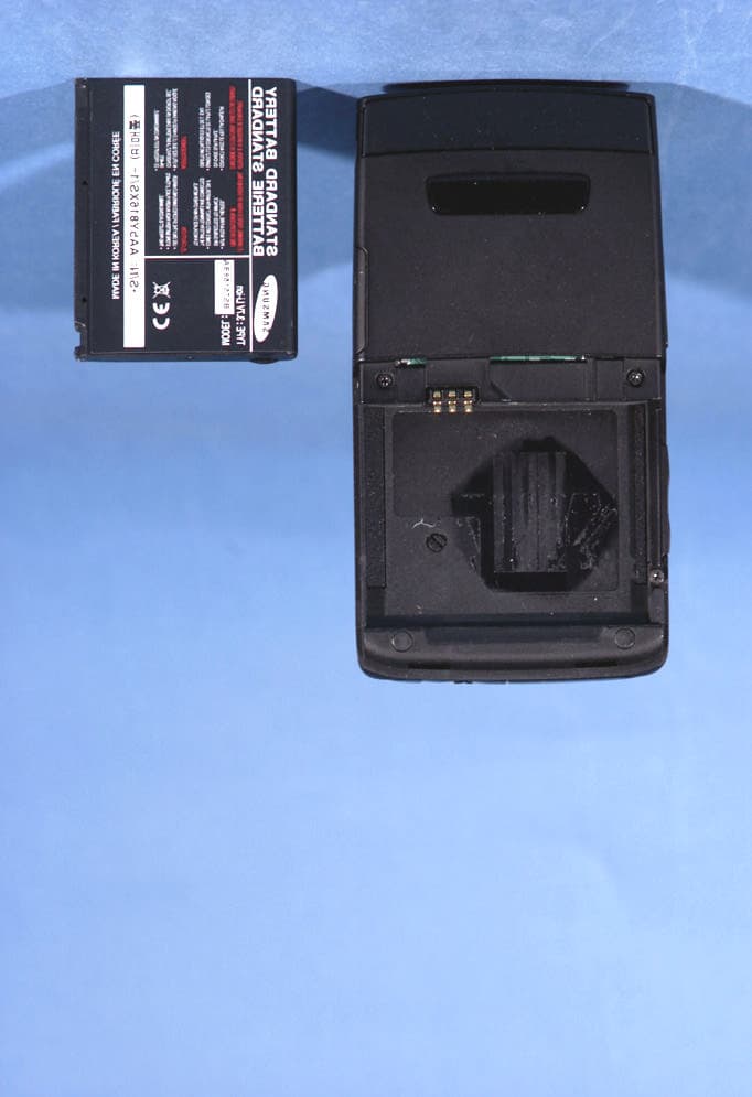 Dual-Band GSM/ EDGE Phone with Bluetooth - FCC ID A3LSGHD820 - Samsung Electronics Co Ltd (1)