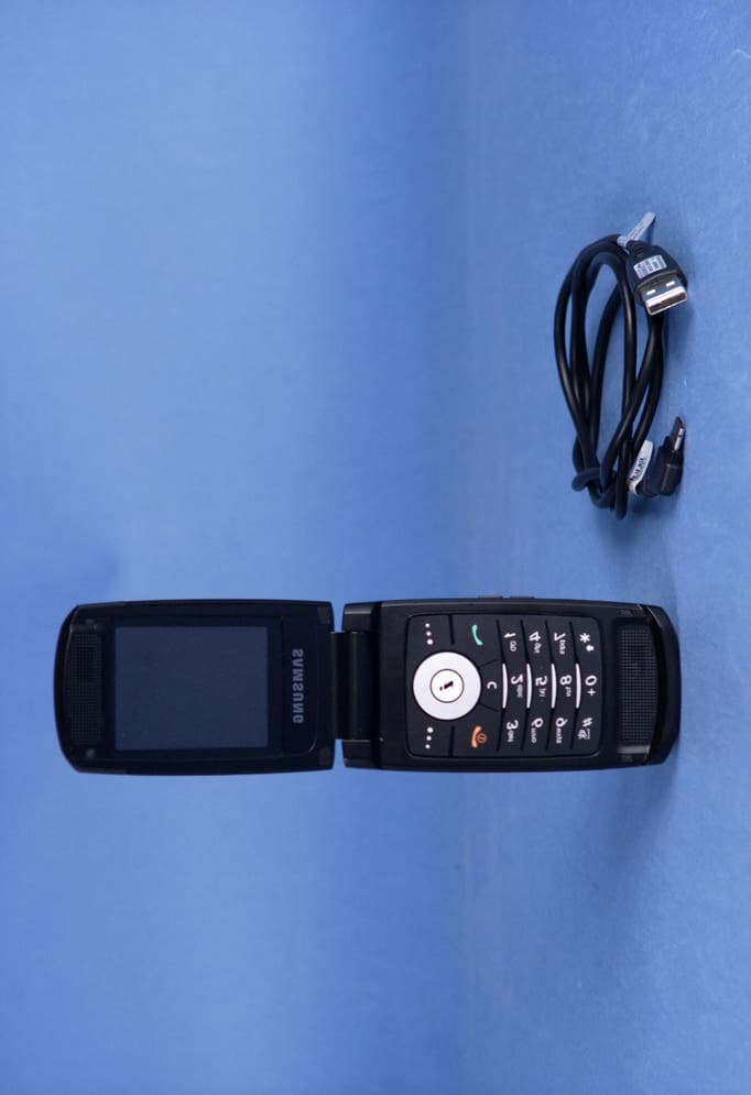 Single-Band PCS GSM/ EDGE Phone with Bluetooth - FCC ID A3LSGHD830 - Samsung Electronics Co Ltd (2)