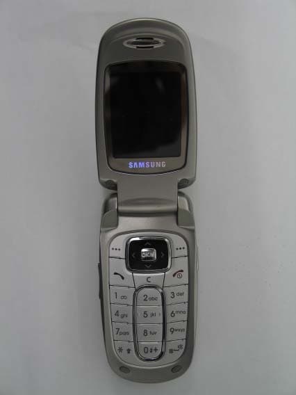 Dual-Band GSM Phone with Bluetooth - FCC ID A3LSGHE736 - Samsung Electronics Co Ltd (4)