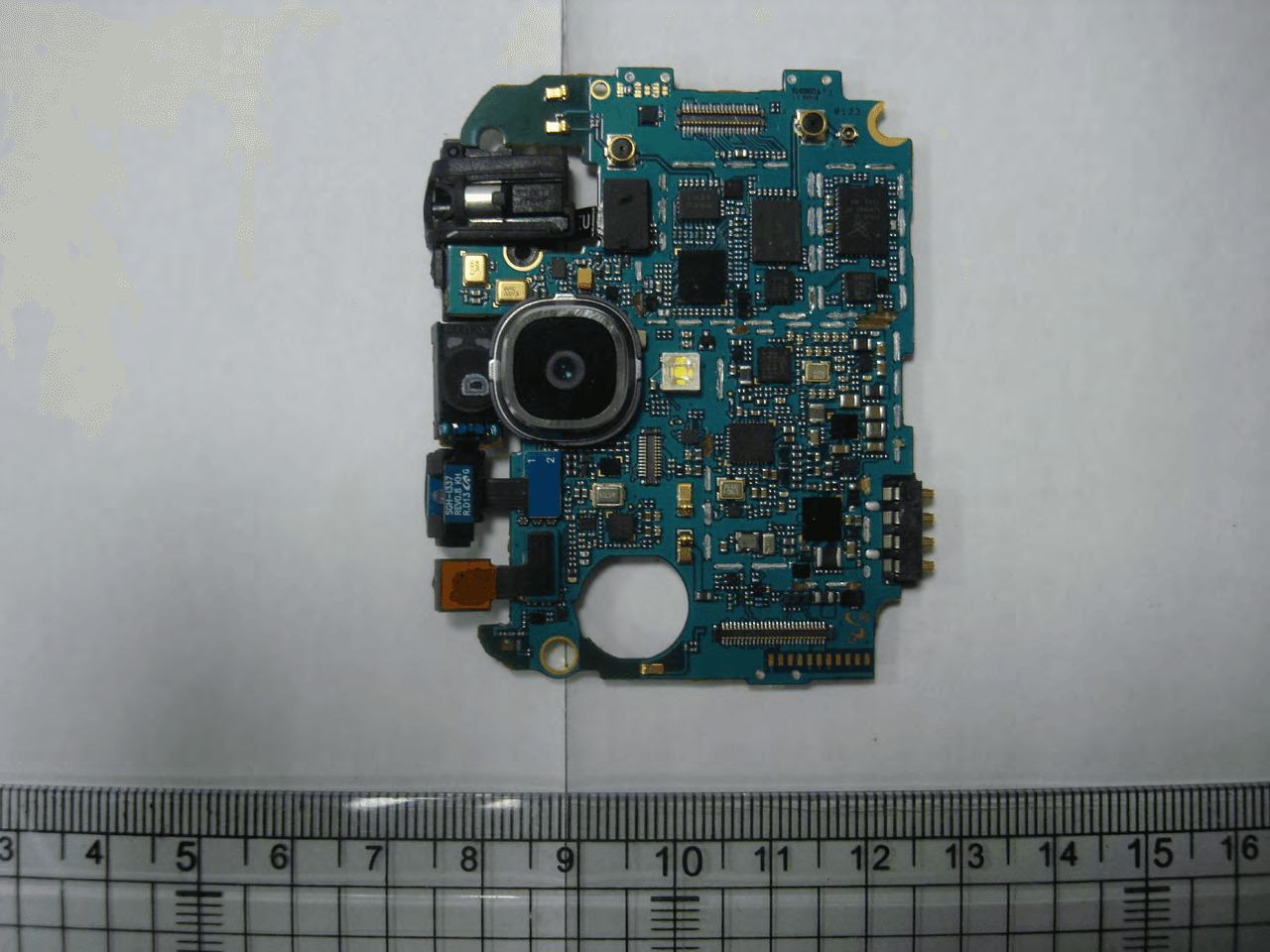 Multi-band UMTS/GSM/EDGE/LTE Phone with WLAN, Bluetooth and RFID - FCC ID A3LSGHI337 - Samsung Electronics Co Ltd (5)
