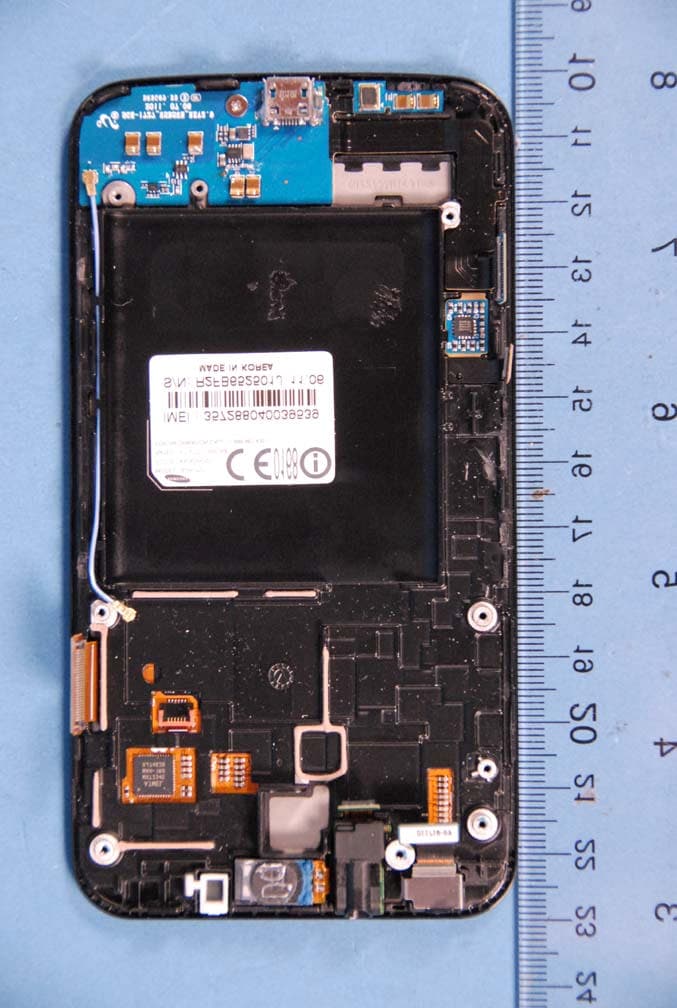 Cellular/PCS WCDMA/GSM/EDGE and 700 MHz/AWS LTE Phone with WLAN, RFID and Bluetooth - FCC ID A3LSGHI727 - Samsung Electronics Co Ltd (1)