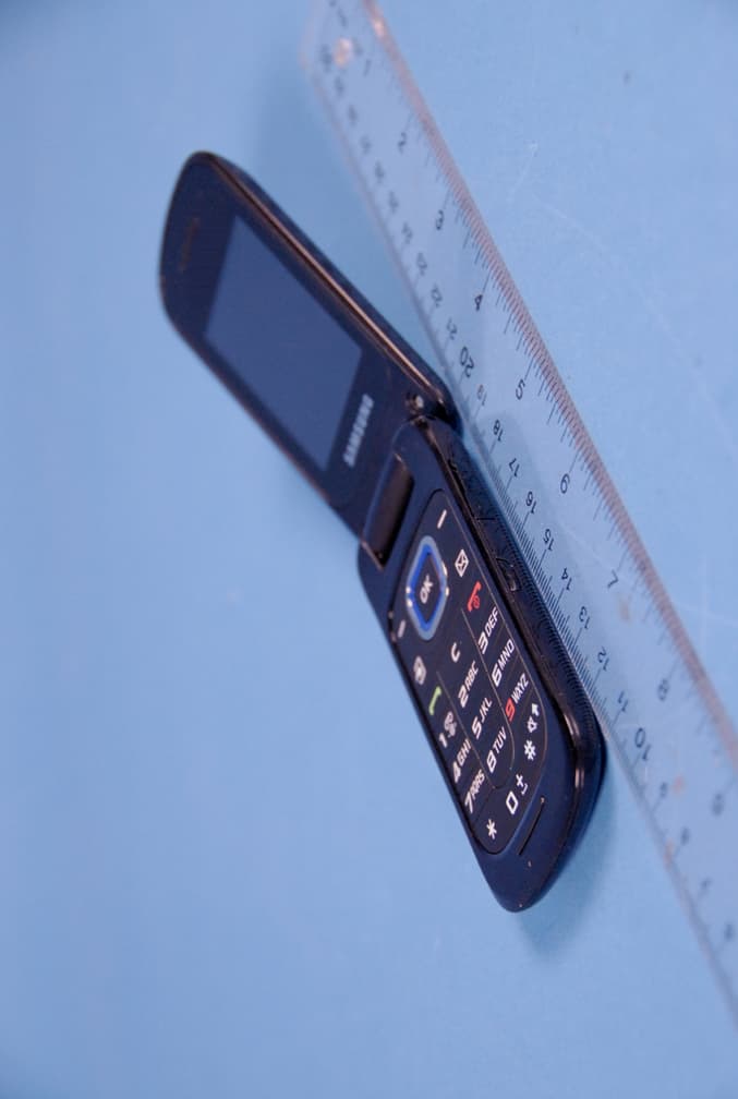 Cellular/PCS GSM/EDGE and AWS WCDMA Phone with Bluetooth - FCC ID A3LSGHT259 - Samsung Electronics Co Ltd (4)