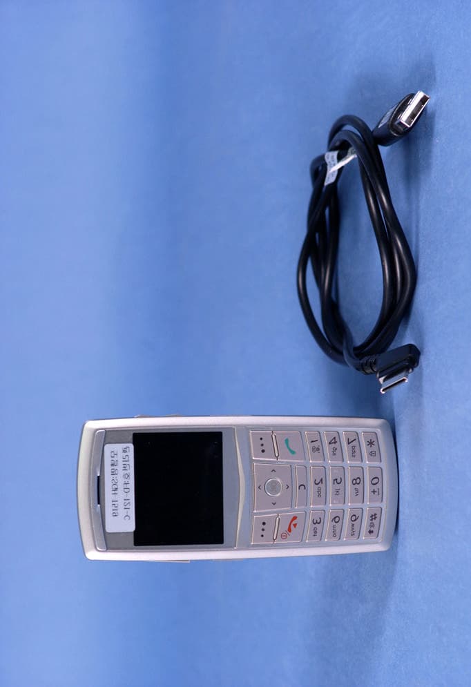 Dual-Band GSM/ EDGE Phone with Bluetooth - FCC ID A3LSGHT519 - Samsung Electronics Co Ltd (2)