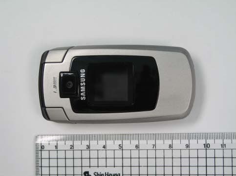 Dual-Band GSM/ EDGE Phone with Bluetooth - FCC ID A3LSGHT619 - Samsung Electronics Co Ltd (3)