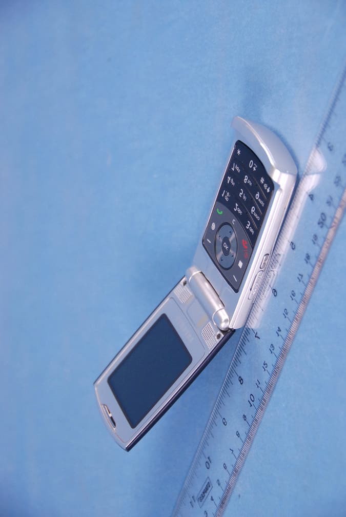 Cellular/PCS/AWS GSM/EDGE/WCDMA Phone with BT - FCC ID A3LSGHT639 - Samsung Electronics Co Ltd (2)