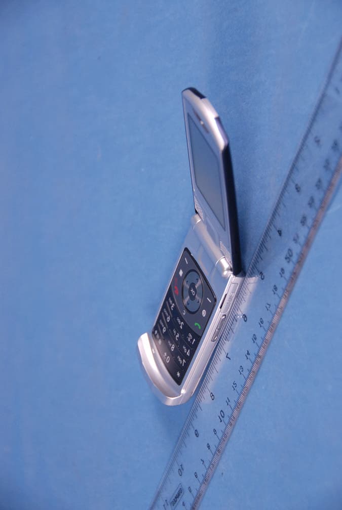 Cellular/PCS/AWS GSM/EDGE/WCDMA Phone with BT - FCC ID A3LSGHT639 - Samsung Electronics Co Ltd (3)