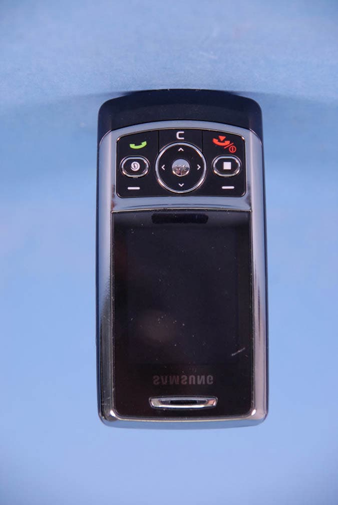 Cellular/PCS/AWS GSM/EDGE/WCDMA Phone with BT - FCC ID A3LSGHT819 - Samsung Electronics Co Ltd (1)