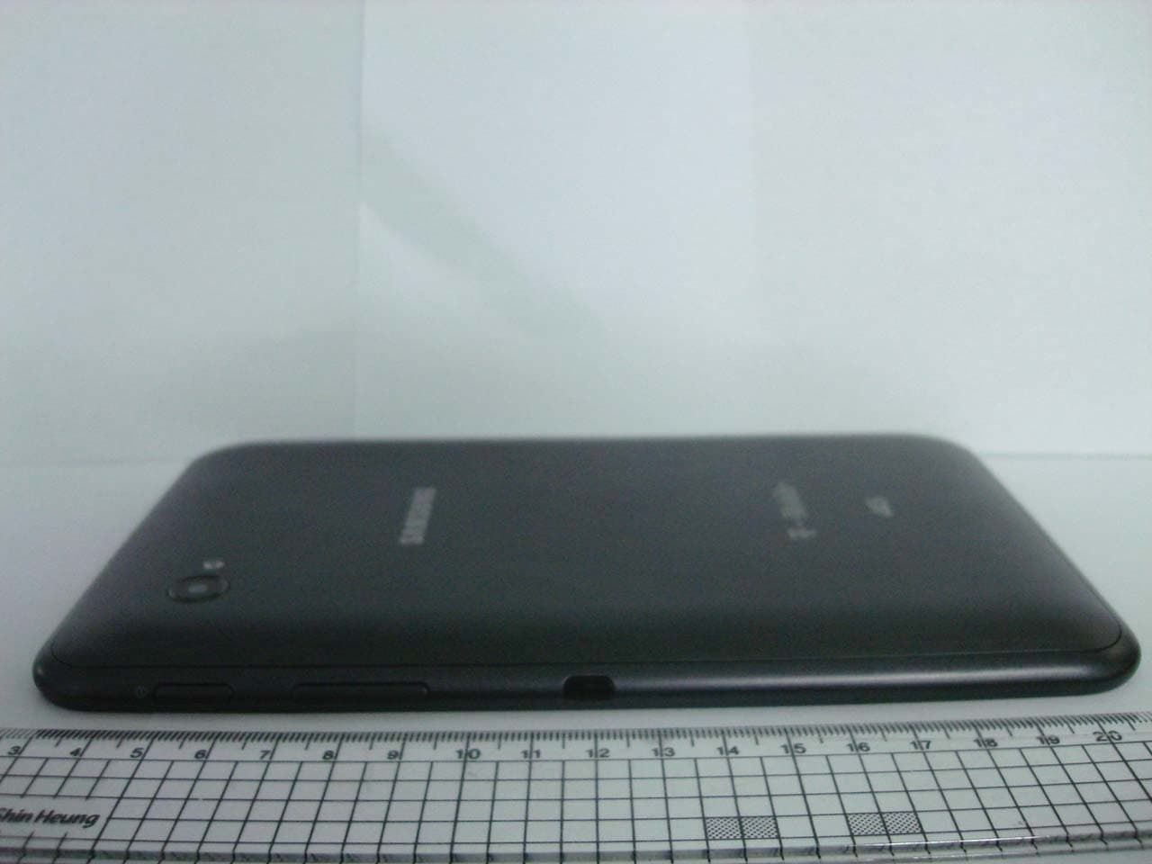 Tablet with 802.11abgn, BT3.0 - FCC ID A3LSGHT869 - Samsung Electronics Co Ltd (3)