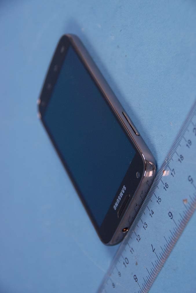 Cellular/PCS GSM/EDGE/WCDMA and AWS WCDMA Phone with WLAN, RFID and Bluetooth - FCC ID A3LSGHT989D - Samsung Electronics Co Ltd (1)