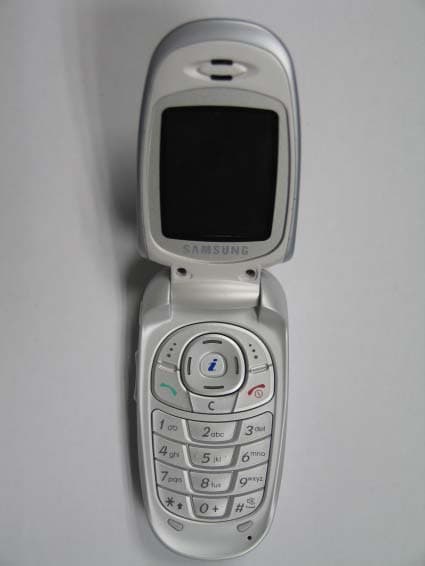 Dual-Band GSM Phone - FCC ID A3LSGHX467 - Samsung Electronics Co Ltd (3)