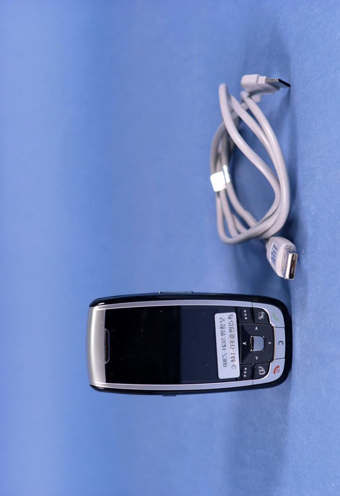 Single-Band PCS GSM/ EDGE Phone with Bluetooth - FCC ID A3LSGHZ360 - Samsung Electronics Co Ltd (2)