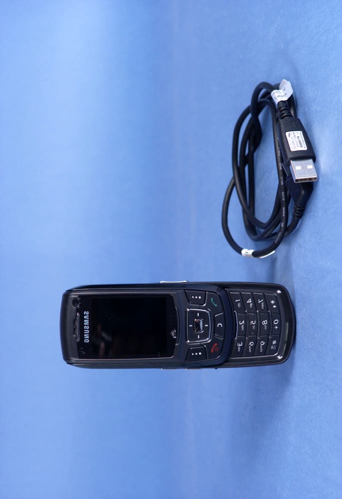 Single-Band PCS GSM/ EDGE Phone with Bluetooth - FCC ID A3LSGHZ400V - Samsung Electronics Co Ltd (2)