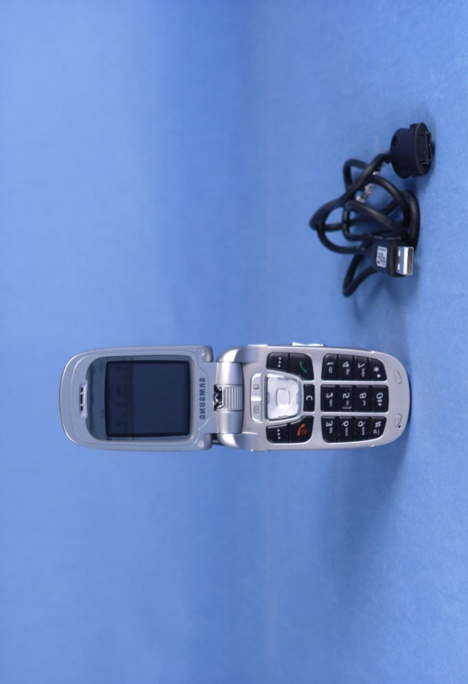Dual-Band Dual-Mode GSM/ EDGE/ WCDMA Phone with BT - FCC ID A3LSGHZX20 - Samsung Electronics Co Ltd (5)